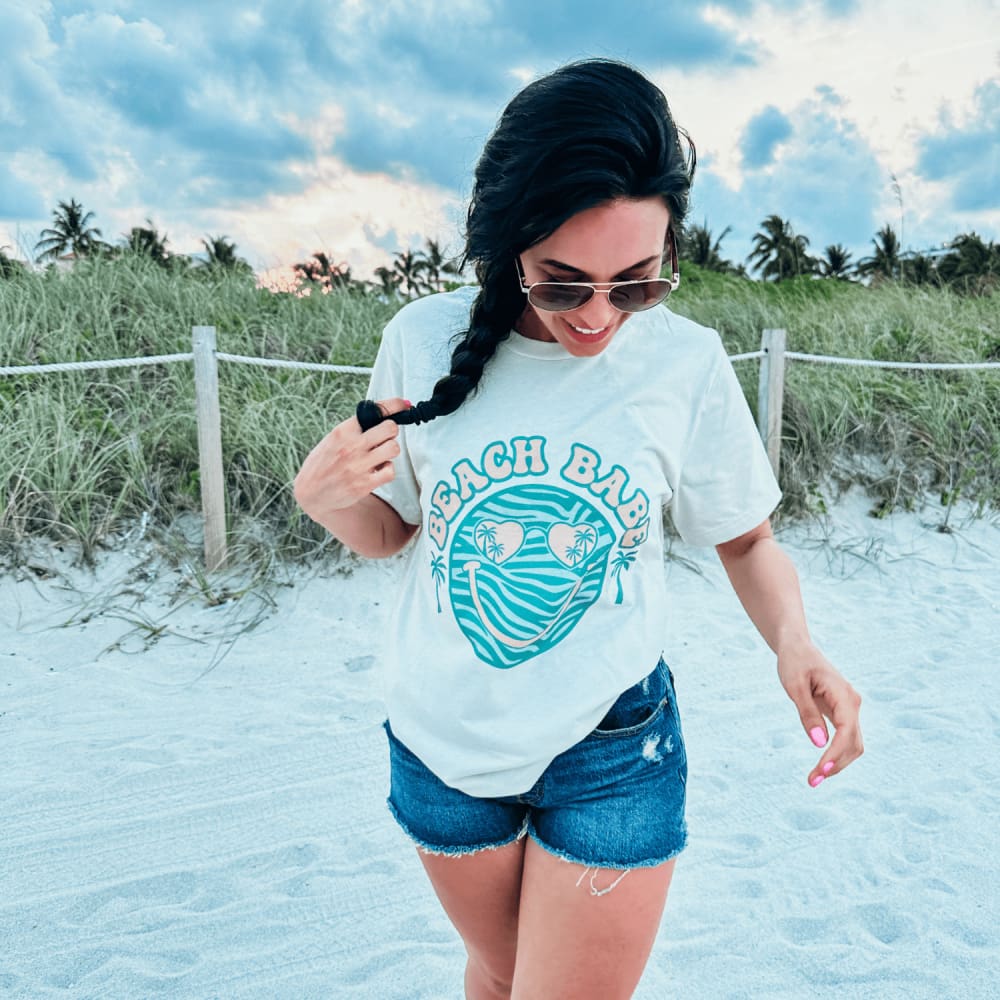 Beach Babe Smiley - Mommy Apparel