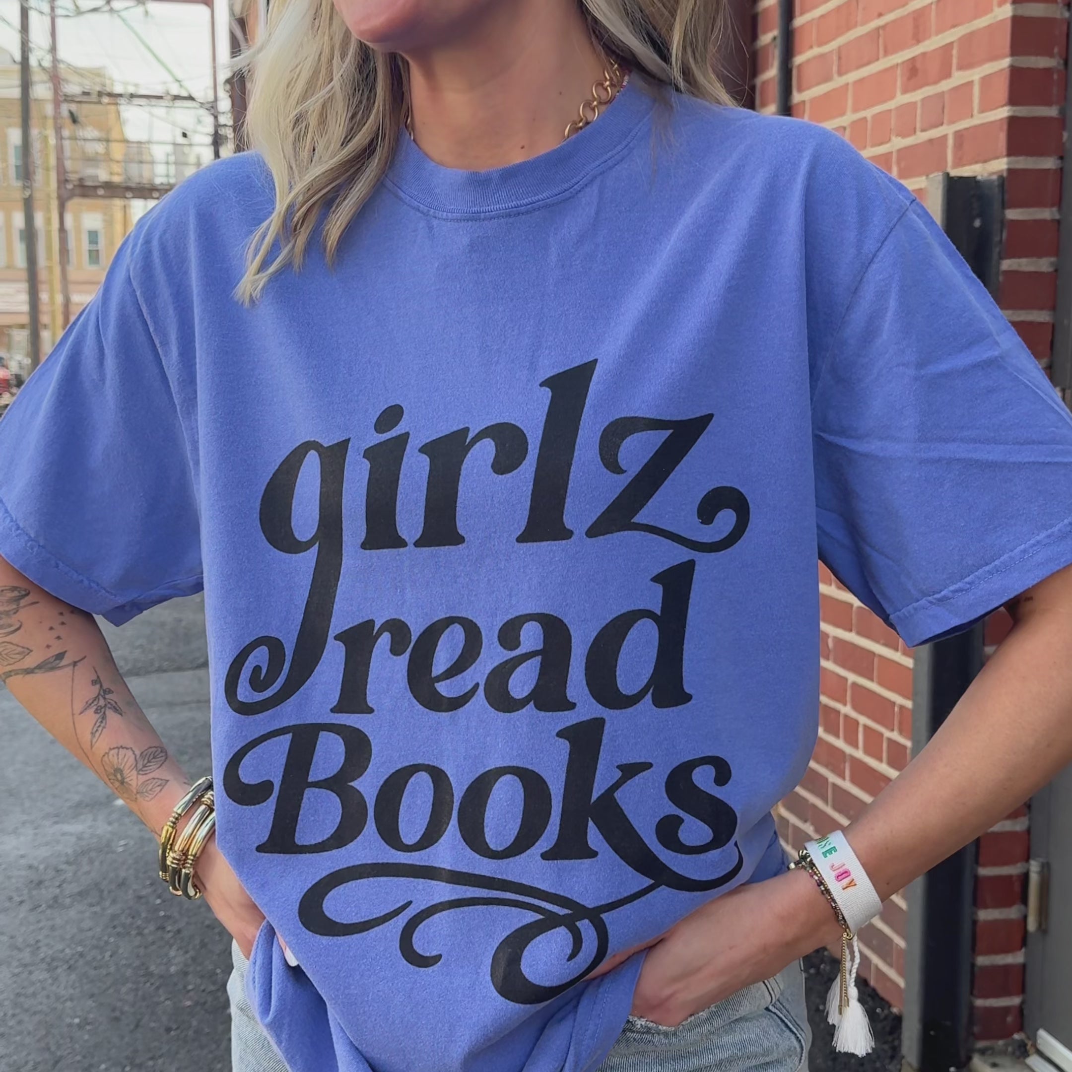 woman wearing girlz read books tee