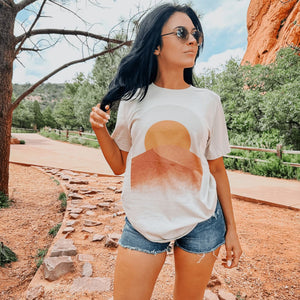 Sunrise Arch Tee - Mommy Apparel