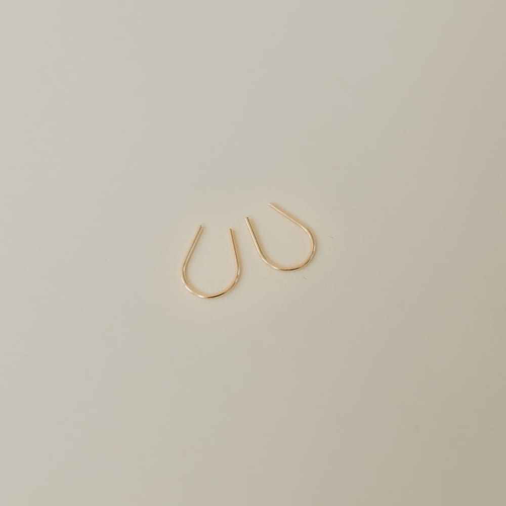 Dainty Horseshoe Earrings - Gold