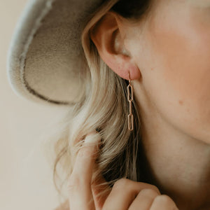 Everyday Paperclip Earrings - Gold
